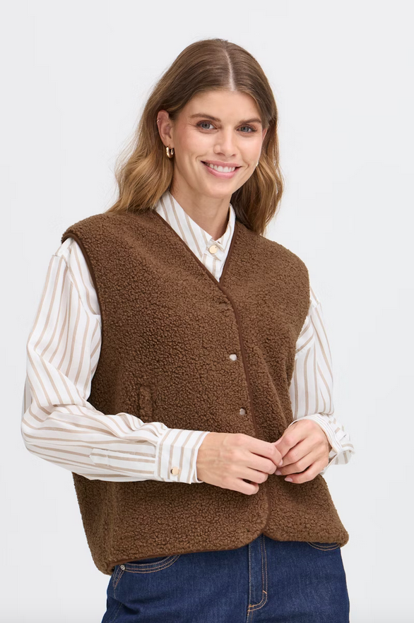 Wynne Vest
