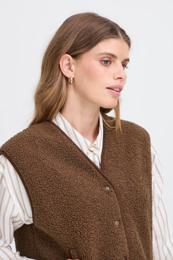 Wynne Vest